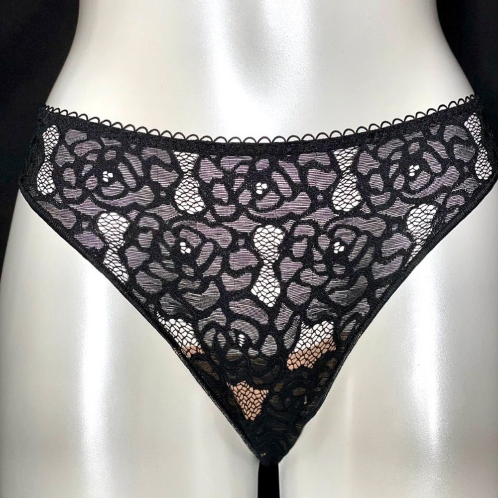 LISE LACE THONG